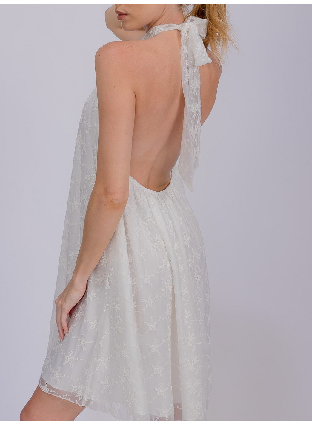 WOMEN'S SLEEVELESS HALTER NECK CROCHET FLORAL MINI DRESS WOMEN'S SLEEVELESS HALTER NECK CROCHET FLORAL MINI DRESS