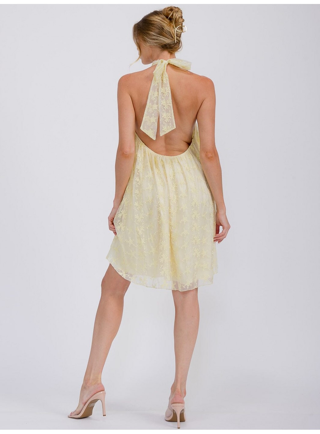 WOMEN'S SLEEVELESS HALTER NECK CROCHET FLORAL MINI DRESS WOMEN'S SLEEVELESS HALTER NECK CROCHET FLORAL MINI DRESS