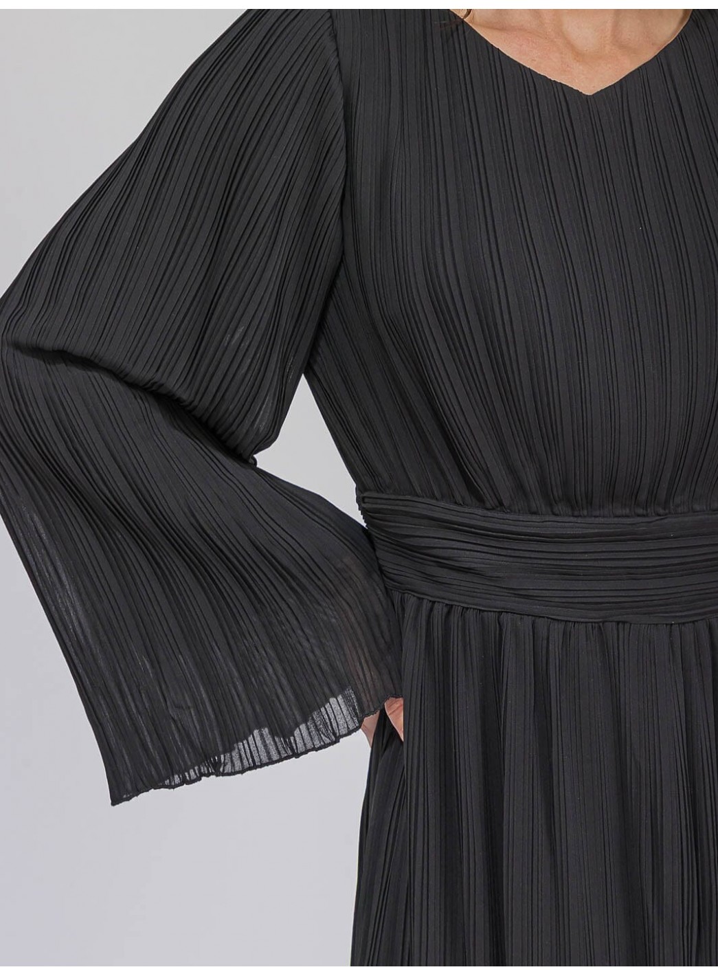 WOMEN'S LONG BELL SLEEVE V-NECK PLEATED MAXI DRESS