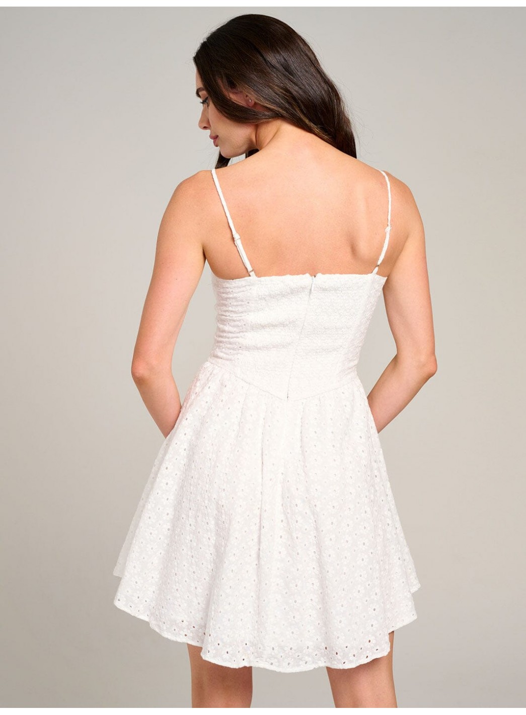 WOMEN'S SLEEVELESS V-NECK SMOCK EYELET MINI DRESS