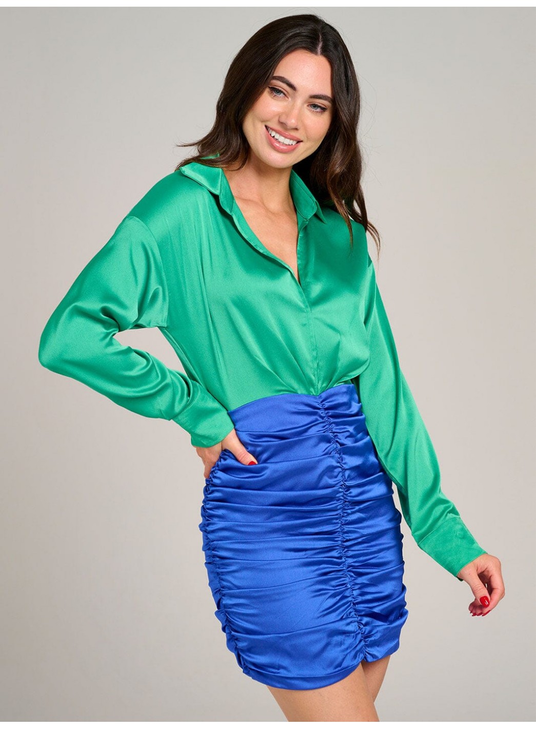 WOMEN'S LONG SLEEVE V-NECK RUCHED COLORBLOCK BODYCON MINI DRESS WOMEN'S LONG SLEEVE V-NECK RUCHED COLORBLOCK BODYCON MINI DRESS