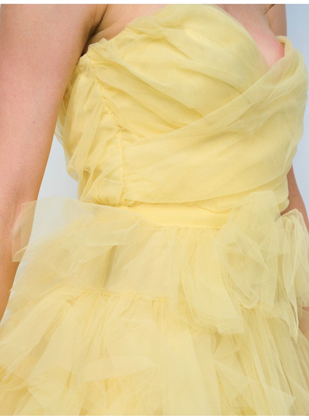 WOMEN'S SLEEVELESS SURPLICE TIERED RUFFLE HIGH-LOW MINI DRESS